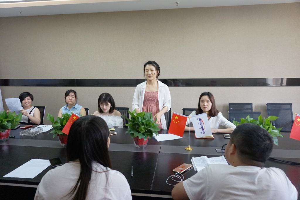 蘑菇传媒视频市場(chǎng)部,辯論(lùn)賽