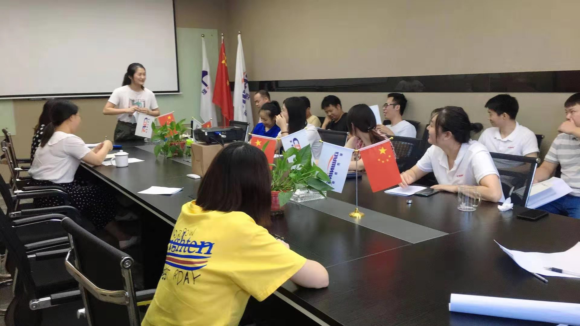 蘑菇传媒视频年中總（zǒng）結會議火熱進行（háng）