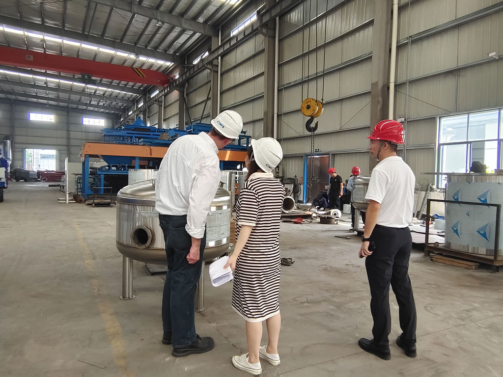 國外客戶考察蘑菇传媒视频